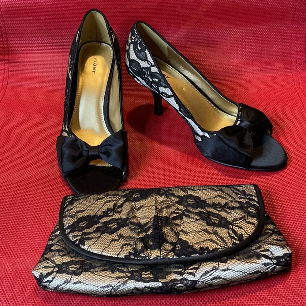 New fishnet Heels & Purse Bundle 💋